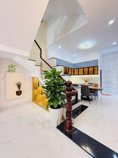Đi nước ngoài định cư bán gấp nhà ở đường Nguyễn Thị Minh Khai, phường