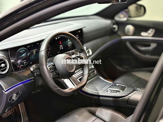 Mercedes 2021 E300 AMG - 61000 km