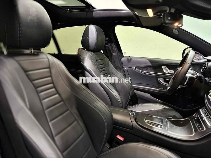 Mercedes 2021 E300 AMG - 61000 km