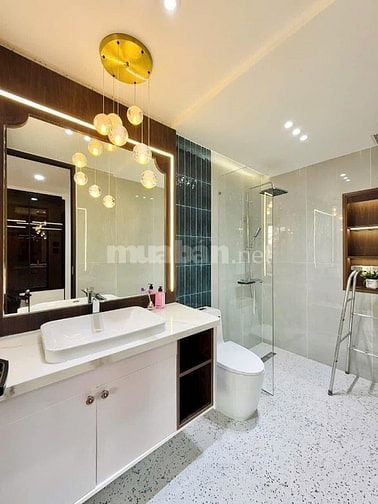 Kẹt tiền bán gấp nhà Hoàng Quốc Việt. Phú Mỹ. Quận 7. Giá 3 tỷ 5.
