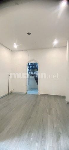 Nhà cho thuê quận 5 đường Nguyễn Văn Cừ