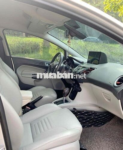 Ford Fiesta Titanium 1.5L số tự động đẹp xuất sắc