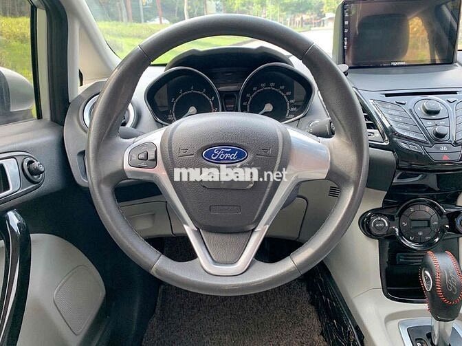 Ford Fiesta Titanium 1.5L số tự động đẹp xuất sắc