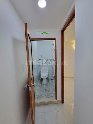 Nhà 1 trệt 1 lửng 4x9 đẹp sạch 