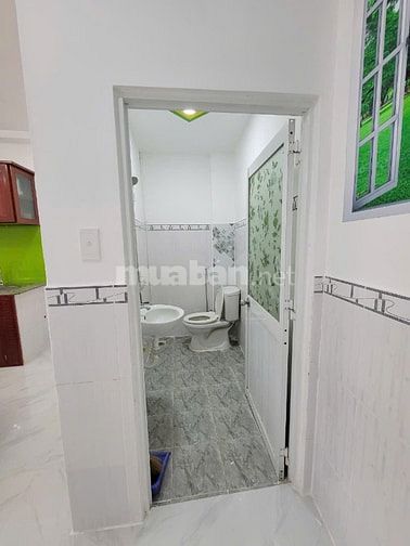 Nhà 1 trệt 1 lửng 4x9 đẹp sạch 