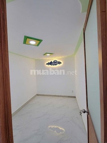 Nhà 1 trệt 1 lửng 4x9 đẹp sạch 