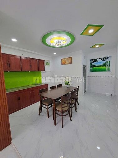 Nhà 1 trệt 1 lửng 4x9 đẹp sạch 