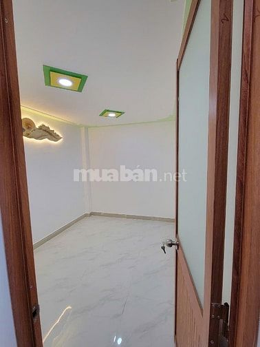 Nhà 1 trệt 1 lửng 4x9 đẹp sạch 