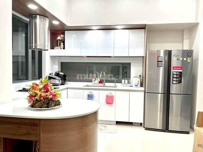 bán nhà mặt tiền đường nguyễn hữu tiến DT 4,3x28 NH 8m đúc 3 tấm 