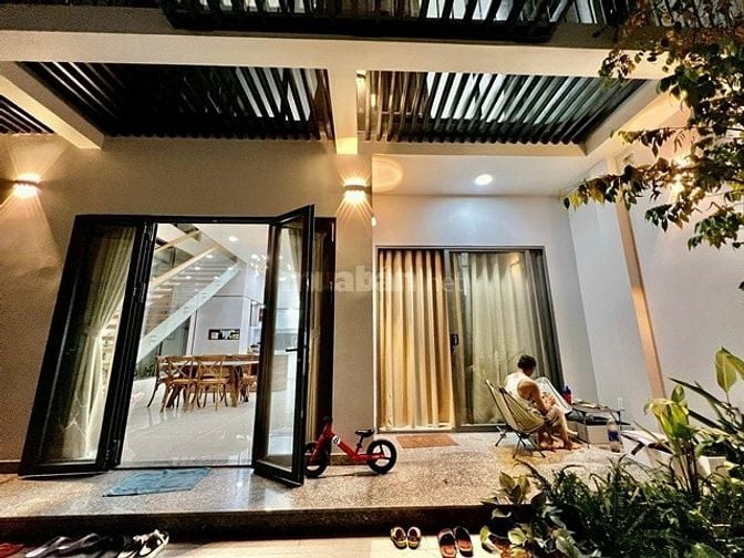 bán nhà mặt tiền đường nguyễn hữu tiến DT 4,3x28 NH 8m đúc 3 tấm 