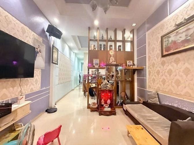 EM CẦN BÁN NHÀ TRUNG TÂM HÀNH CHÍNH CHỢ BÌNH CHÁNH GIÁ 750TRTR