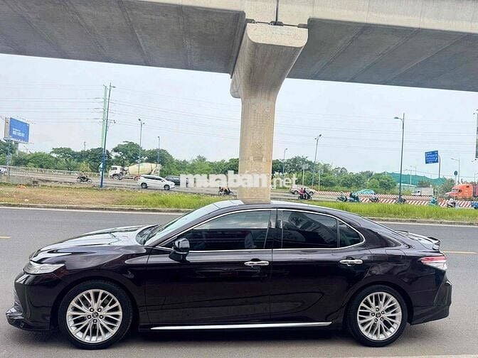 Camry 2.5Q 2019 Nhập Thái - Giá Còn Giảm