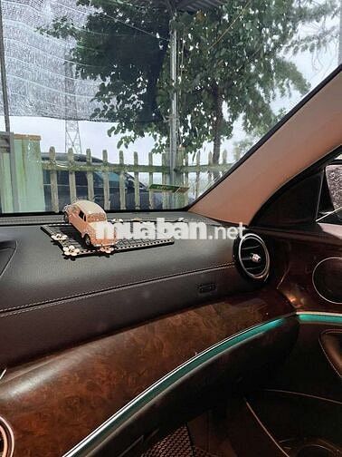 Mercedes Benz 2022 E200 Exclusive - 35000 km