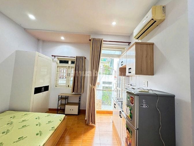 NHÀ CHDV 6PN NGAY HXH- 20M RA MẶT TIỀN NGÔ ĐƯC KẾ 