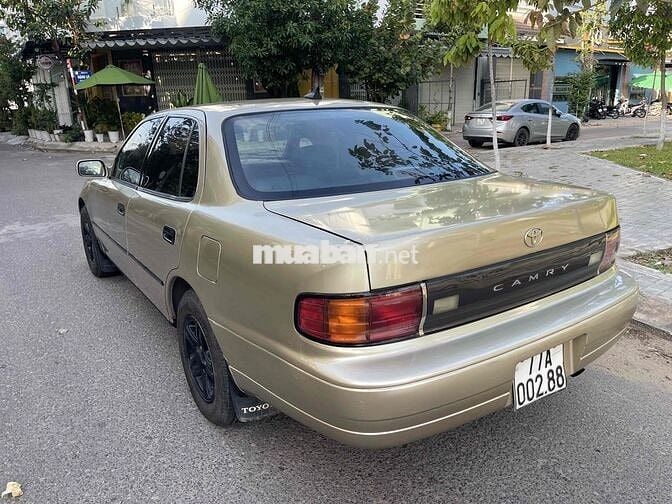 Toyota Camry 1992GLi 2.2 - 45678 km