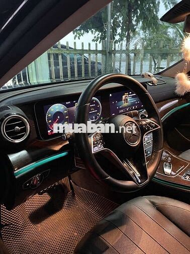 Mercedes Benz 2022 E200 Exclusive - 35000 km