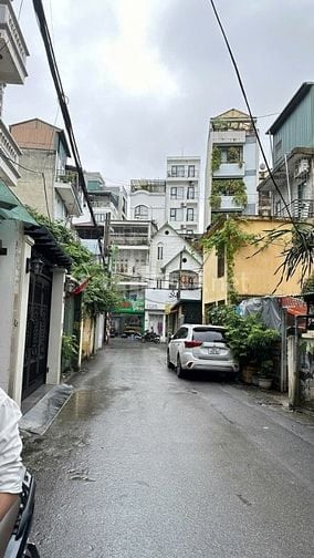 BÁN NHÀ TẠI TRUNG TÂM BA ĐÌNH – NGÕ ÔTÔ TRÁNH 