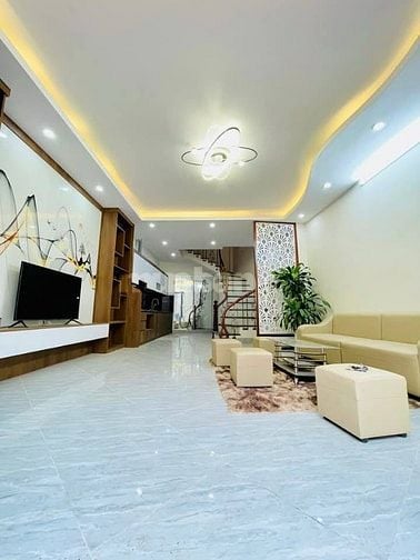Nhà Đẹp Ở Luôn Tam Trinh, Hoàng Mai 45m, 5 tầng, mt 4.3m, giá 7.3 tỷ.