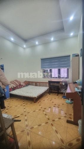 Hạ giá - Bán nhà Khương Đình, Thanh Xuân - Gần phố - Ngõ nông - Ba gác