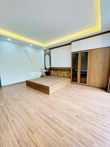 Nhà Đẹp Ở Luôn Tam Trinh, Hoàng Mai 45m, 5 tầng, mt 4.3m, giá 7.3 tỷ.