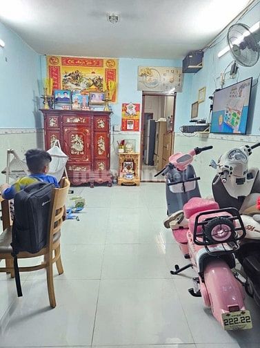 ÂU DƯƠNG LÂN QUẬN 8 SÁT Q1 DT TRÊN SỔ 62M2, CÁCH MẶT TIỀN 15M 1 TRỤC.