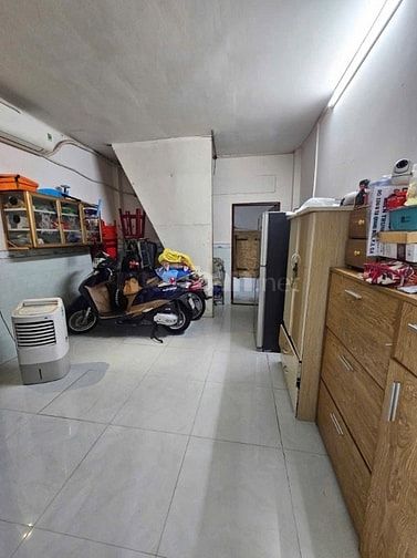 ÂU DƯƠNG LÂN QUẬN 8 SÁT Q1 DT TRÊN SỔ 62M2, CÁCH MẶT TIỀN 15M 1 TRỤC.