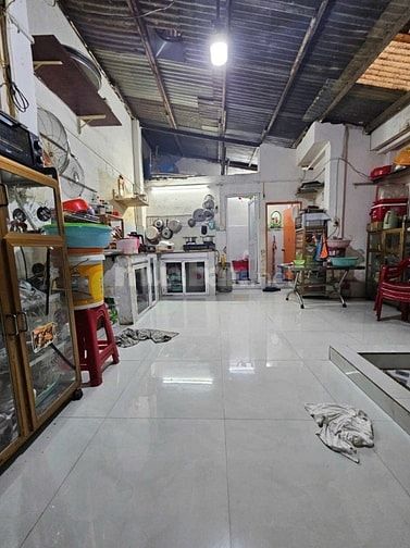 ÂU DƯƠNG LÂN QUẬN 8 SÁT Q1 DT TRÊN SỔ 62M2, CÁCH MẶT TIỀN 15M 1 TRỤC.