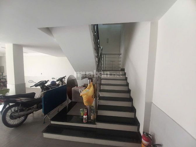 Cho thuê mặt bằng văn phòng mặt tiền Phan Văn Trị