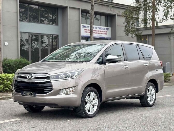 Innova 2019 2.0V Mua từ mới