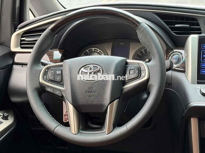 Innova 2019 2.0V Mua từ mới