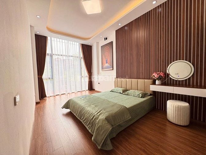 Chính chủ bán gấp nhà 5 tầng, ô tô đỗ cửa vào nhà, kinh doanh 12 tỷ