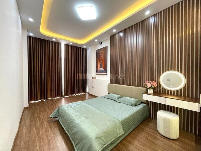 Chính chủ bán gấp nhà 5 tầng, ô tô đỗ cửa vào nhà, kinh doanh 12 tỷ