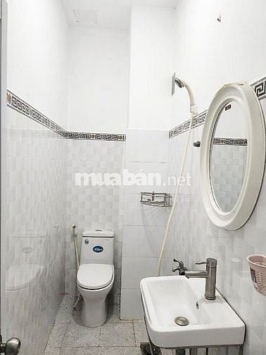 Nhà đường 109 dương bá trạc F1Q8 dt: 4m x 12m, 2 lầu, 1ST