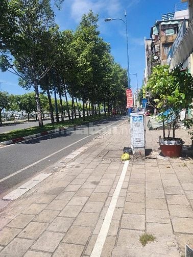Mặt tiền 960 Võ Văn Kiệt , P.6, Q,5. Dt đất 136m2 giá 20 tỷ ( 147tr/m2