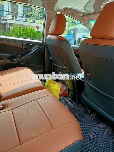 Toyota Innova 2019 2.0E - 90000 km