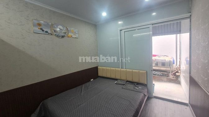 Nhà tập thể Tân Mai 3 ngủ đủ công năng, giá mềm chỉ 2.68 tỷ 