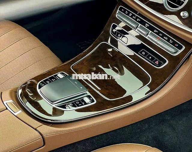 Mercedes Benz E200 Exclusive 2023 - 27000 km