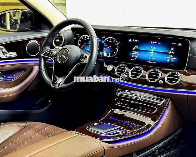 Mercedes Benz E200 Exclusive 2023 - 27000 km