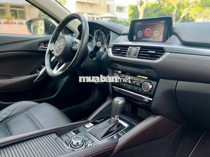 Mazda 6 Luxury 2.0 AT 2019 - 19000 km