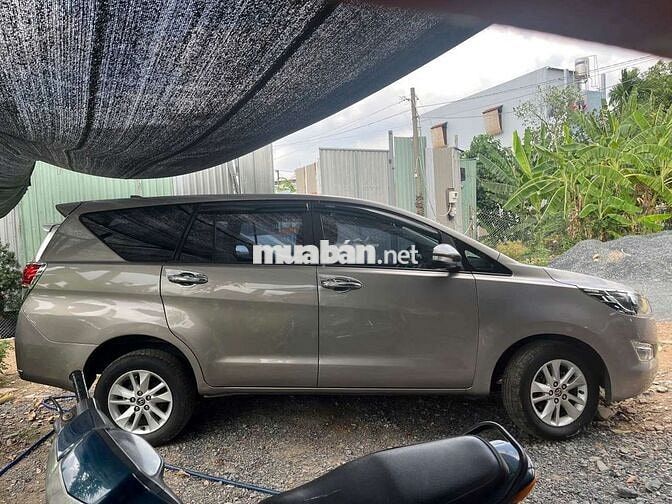 Toyota Innova 2017 2.0G - 93000 km