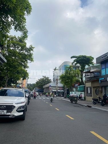 Cần bán gấp nhà mặt tiền Đặng Dung, 4 tầng giá nhỉnh 25 tỷ