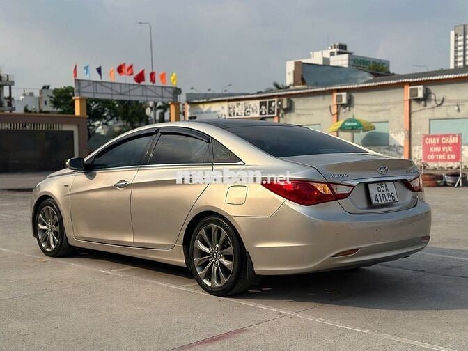 Hyundai Sonata 2010 2.0L AT - 102365 km