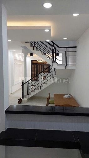 Chính chủ bán nhà để thu hồi vốn thương lượng với Khách hàng thiện chí