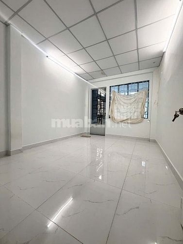 TRẦN HƯNG ĐẠO QUẬN 5 GẦN 40M2 HẺM 4M THÔNG, CÁCH MT 40M, 3 TẦNG