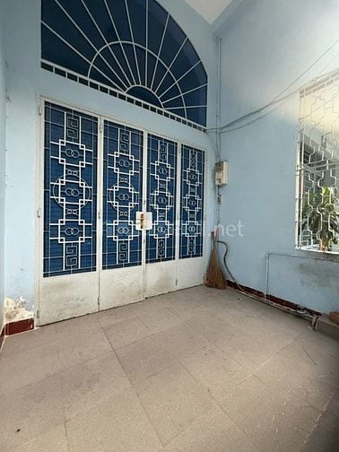 TRẦN HƯNG ĐẠO QUẬN 5 GẦN 40M2 HẺM 4M THÔNG, CÁCH MT 40M, 3 TẦNG