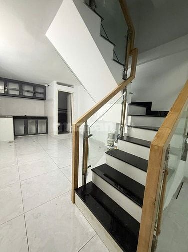 TRẦN HƯNG ĐẠO QUẬN 5 GẦN 40M2 HẺM 4M THÔNG, CÁCH MT 40M, 3 TẦNG