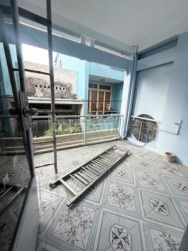 TRẦN HƯNG ĐẠO QUẬN 5 GẦN 40M2 HẺM 4M THÔNG, CÁCH MT 40M, 3 TẦNG