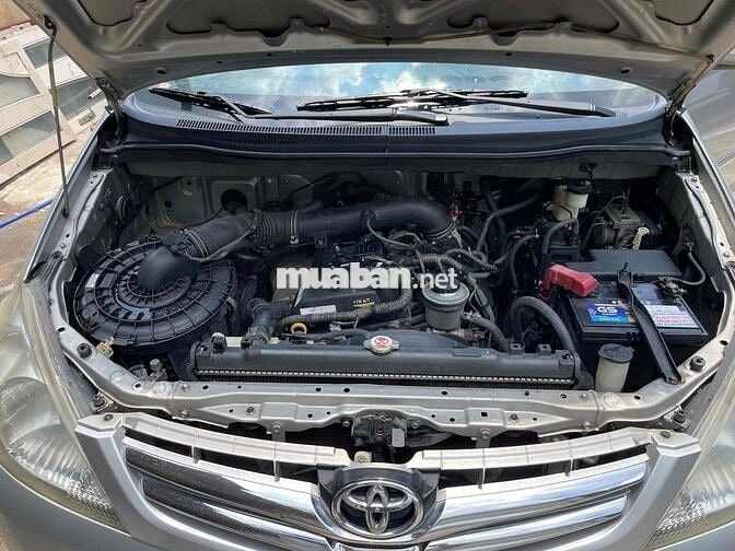 Toyota Innova 2009 V - 130000 km