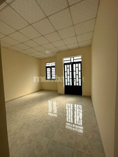 Bán nhà ngã ba Tân Kim , 89m2, 3pn+1 , 2 toilet, sân trước sau. 