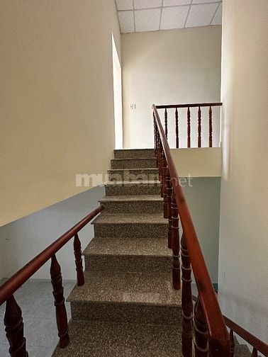 Bán nhà ngã ba Tân Kim , 89m2, 3pn+1 , 2 toilet, sân trước sau. 